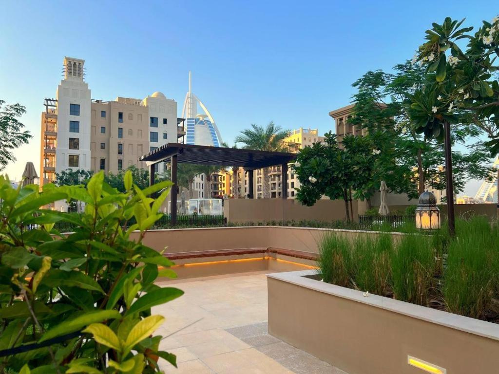 Vakantiehuis Luxurious Garden View With Pool & Gym In Madinat Jumeirah