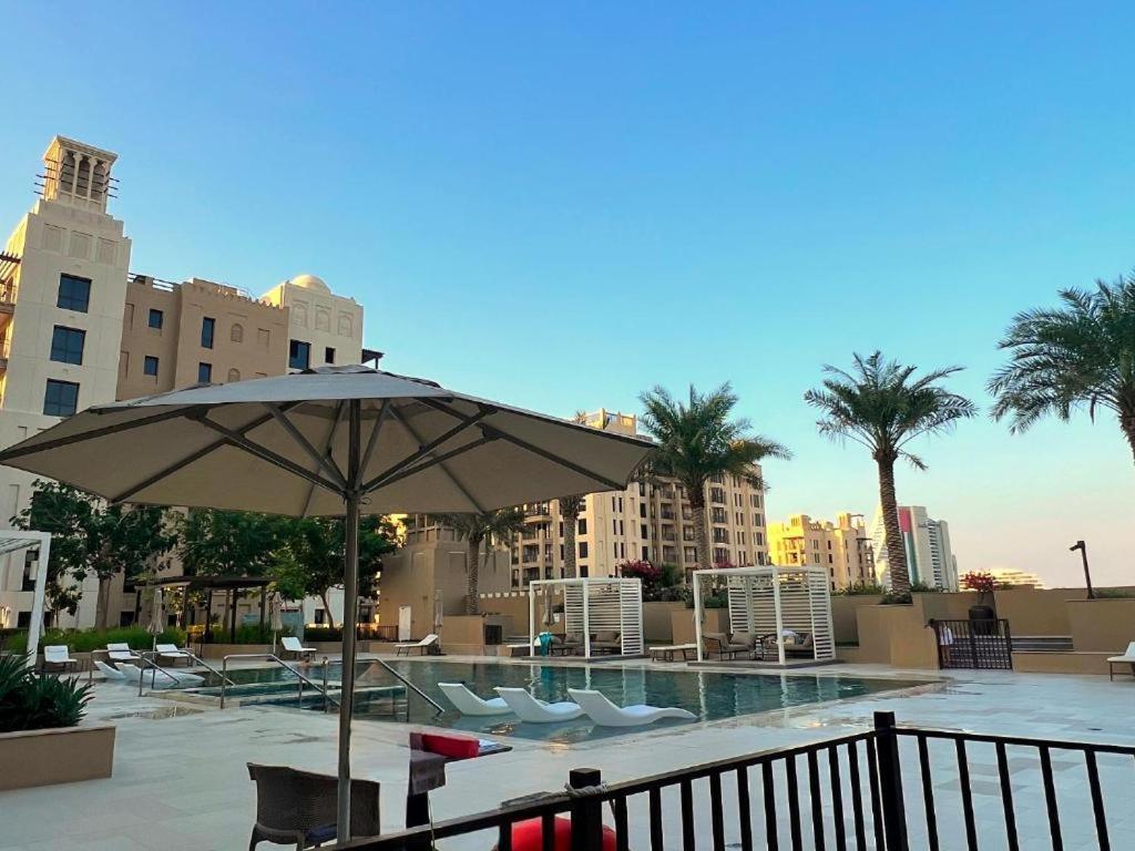 Vakantiehuis Luxurious Garden View With Pool & Gym In Madinat Jumeirah Dubai